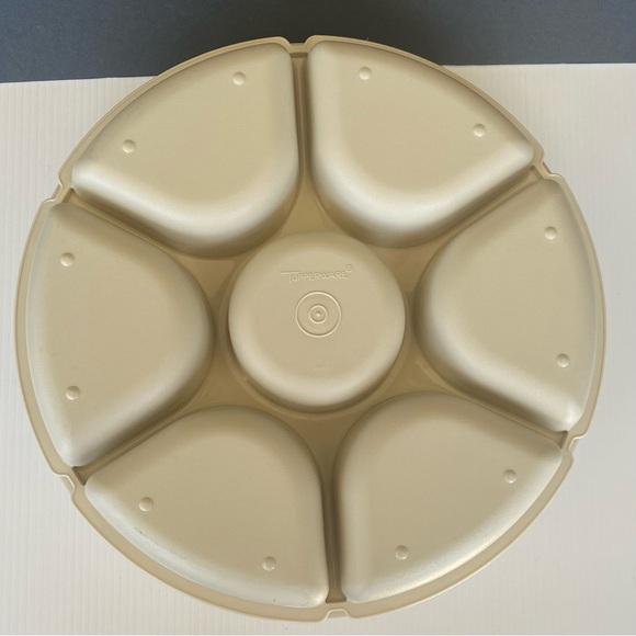 Tupperware Vintage Divided Veggie Deli Party Tray w/Dip Bowl #1665 Almond 3 Pc - Picture 6 of 7
